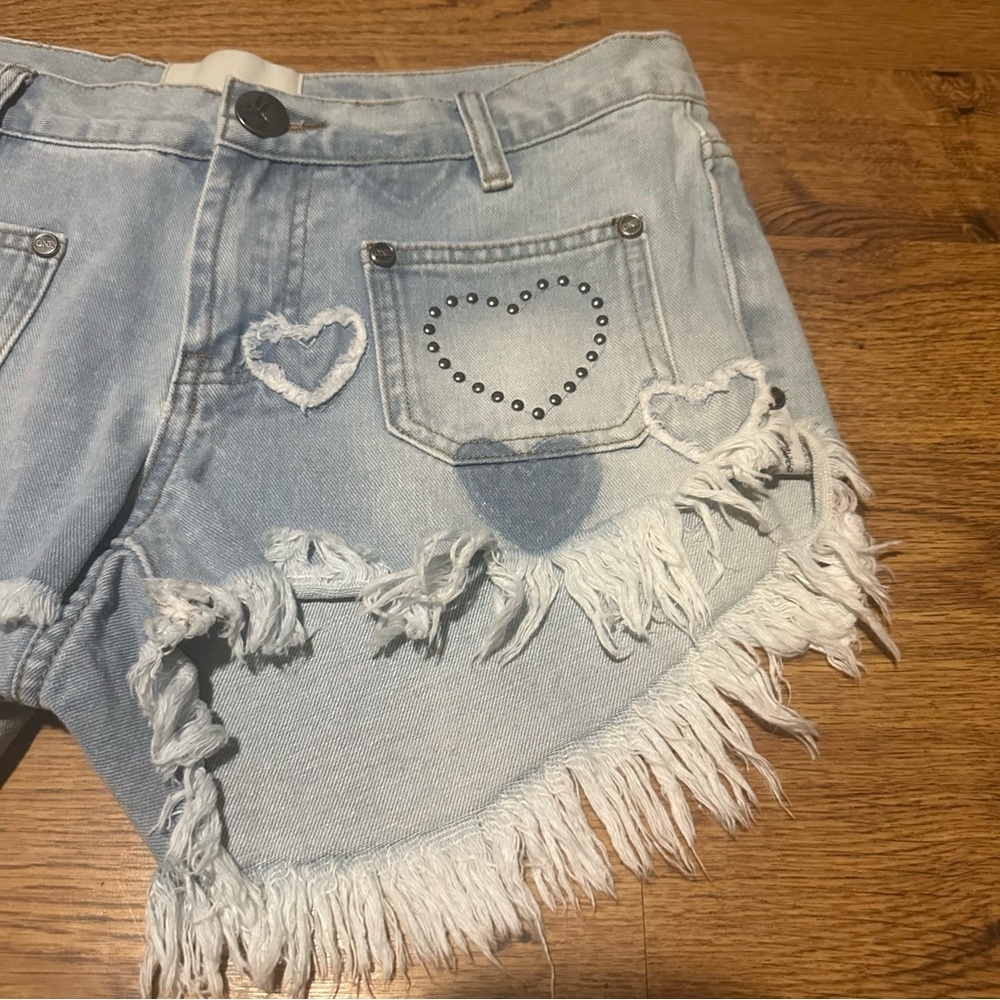 One Tespoon S Light Blue Denim Shorts  Heart Accents 26 raw hem studs cotton - Picture 2 of 6
